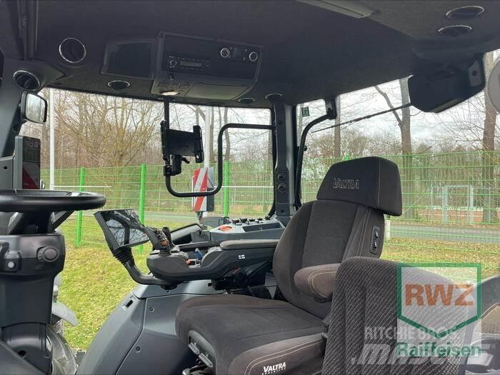 Valtra Q305 曳引機