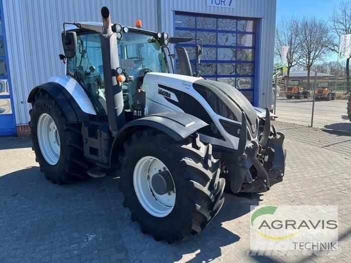 Valtra T 214 D 曳引機