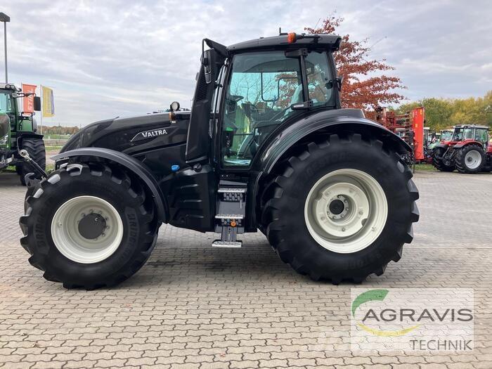 Valtra T 235 D 曳引機