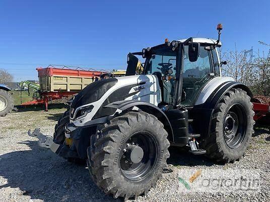 Valtra T215A 曳引機