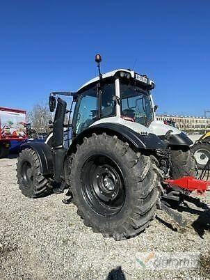 Valtra T215A 曳引機
