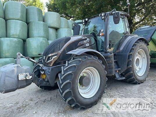 Valtra T235V 曳引機