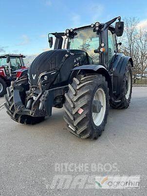 Valtra T254V 曳引機
