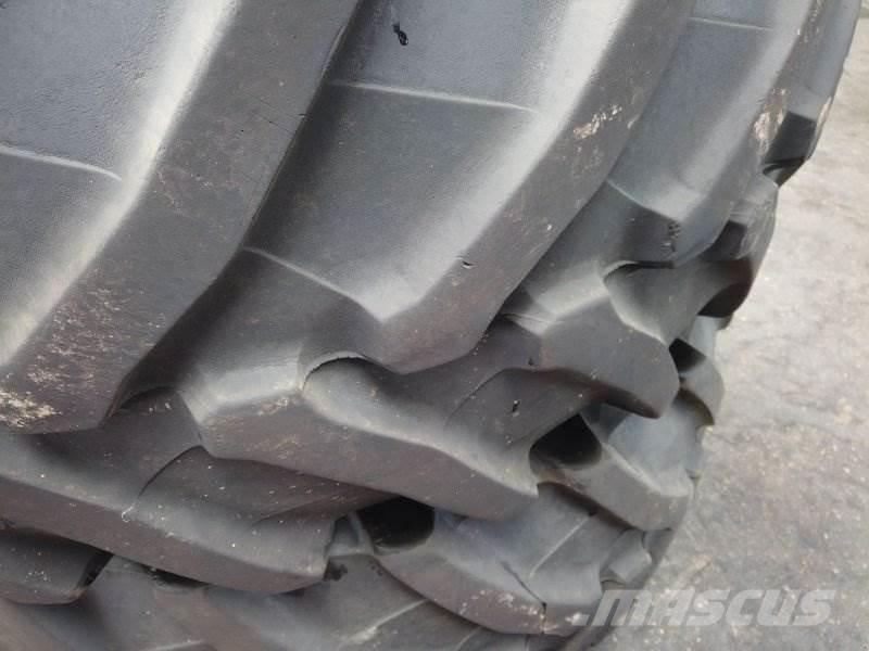 BKT 540 / 65 R30 輪胎、車輪和輪圈