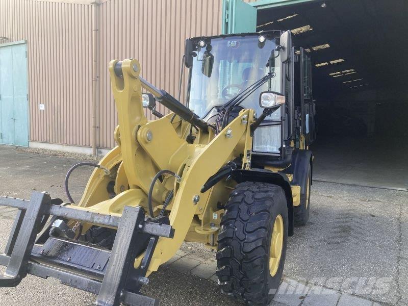 CAT 907 輪胎式裝載機