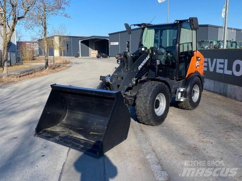 Doosan DL 80-7 輪胎式裝載機