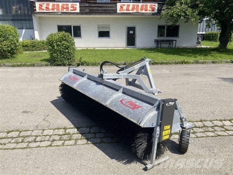 Fliegl TYP 700 掃倉機