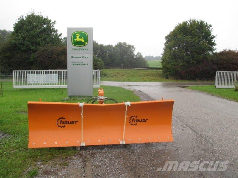 Hauer HSH 2800 刮雪板和犁