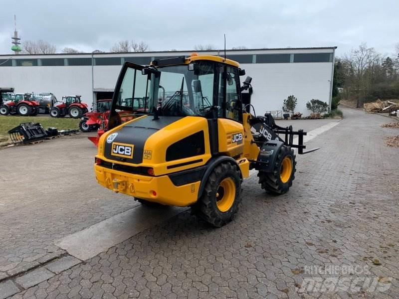 JCB 407 Agri 輪胎式裝載機