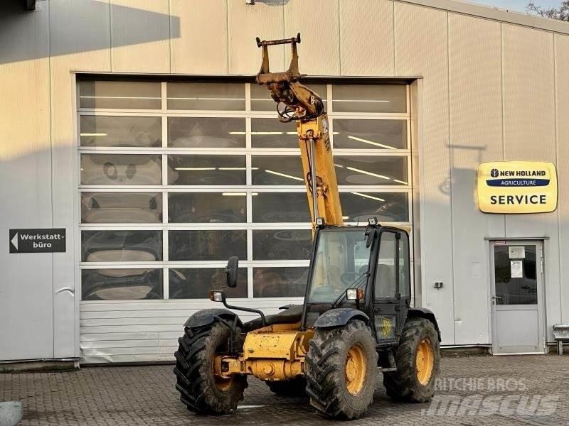 JCB 526-56 伸縮臂操作車