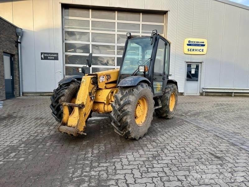 JCB 526-56 伸縮臂操作車