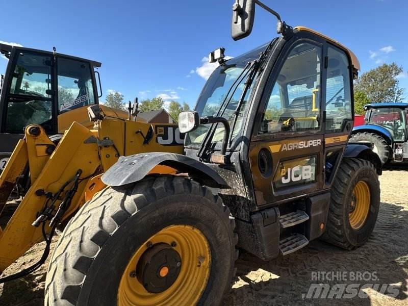 JCB 542-70 伸縮臂操作車