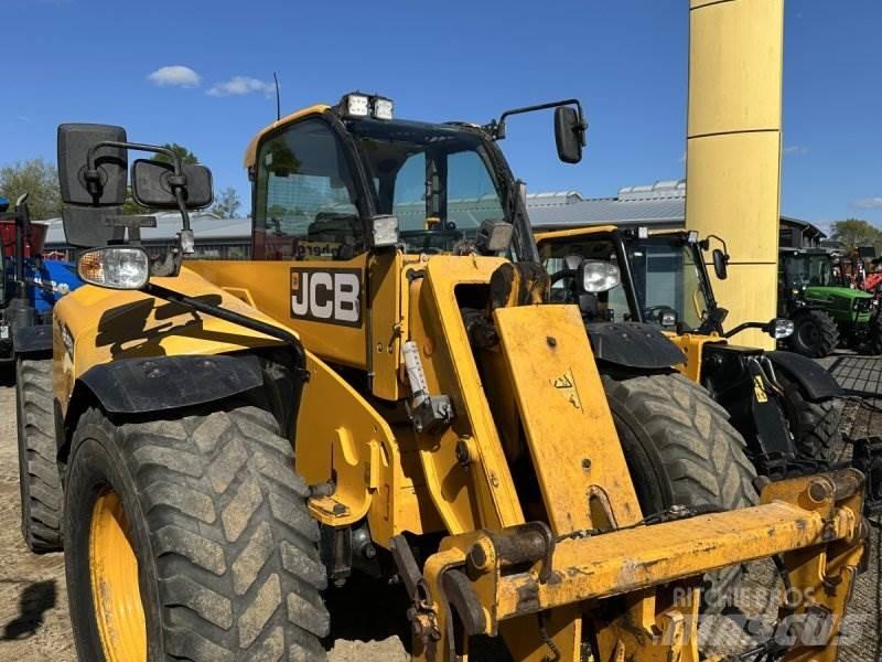 JCB 542-70 伸縮臂操作車