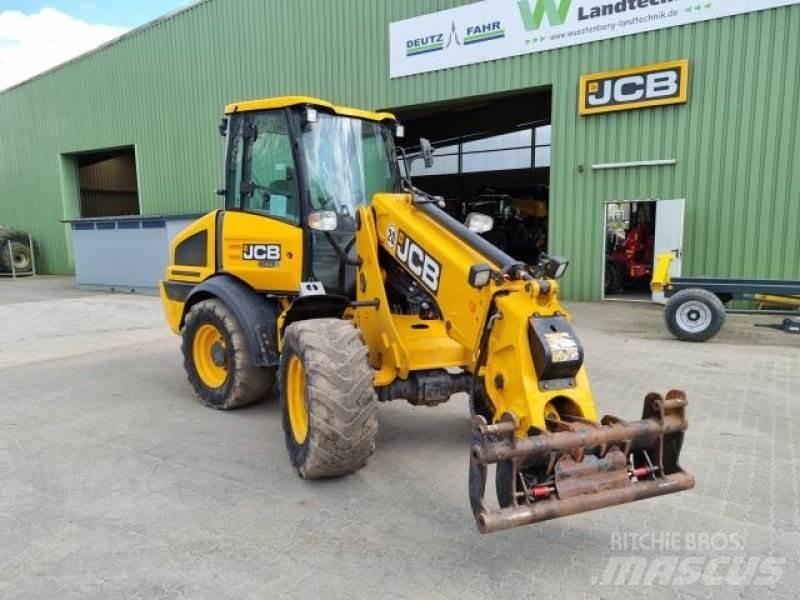 JCB TM 220 輪胎式裝載機