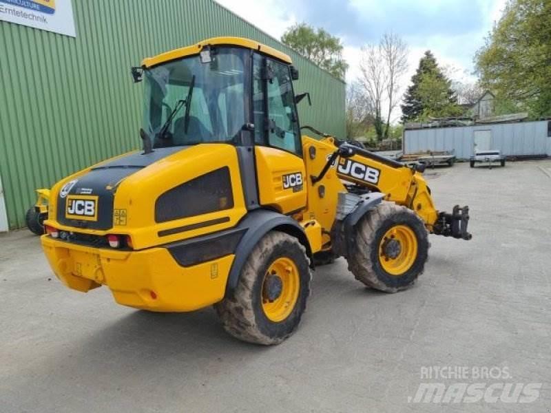 JCB TM 220 輪胎式裝載機