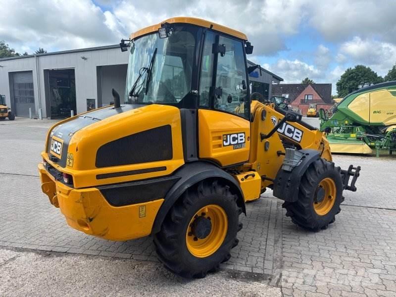JCB TM 220 輪胎式裝載機