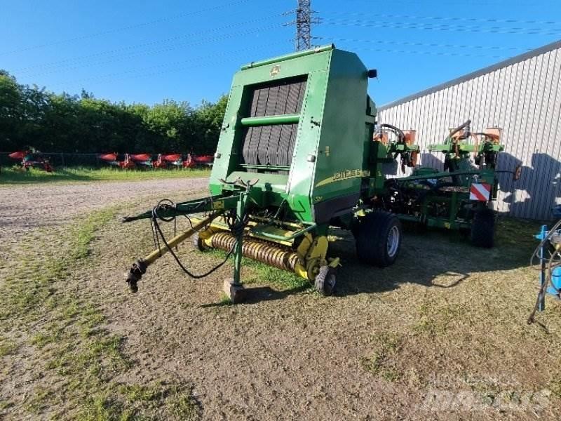John Deere 592 圓型牧草打包機