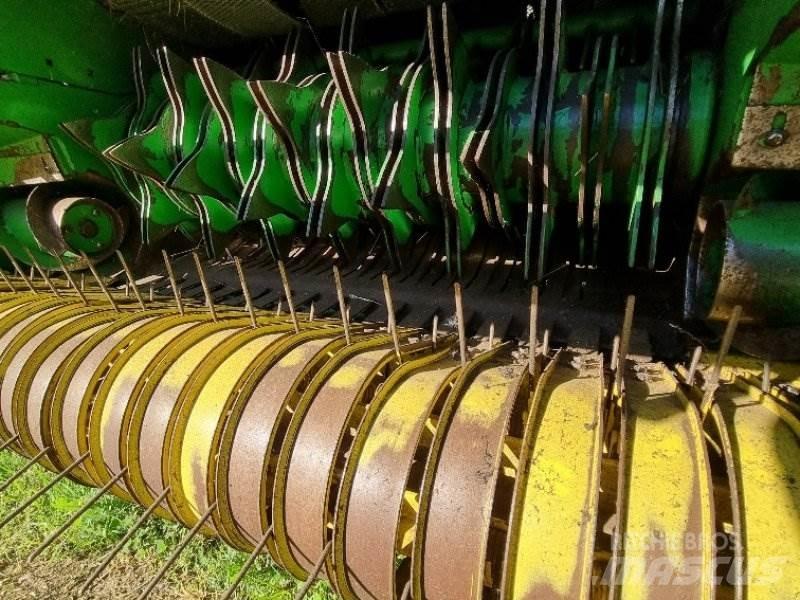 John Deere 592 圓型牧草打包機