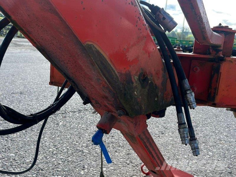 Kuhn GA7302DL 堆草機