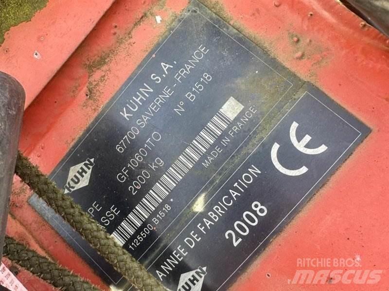 Kuhn GF 10601 耙與翻草機
