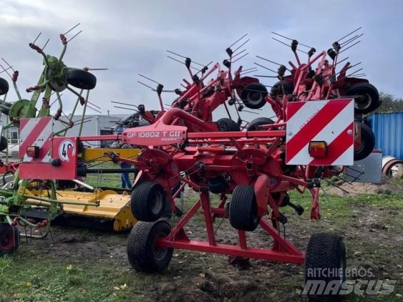 Kuhn GF 10802 耙與翻草機