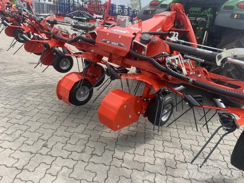 Kuhn GF 13003 耙與翻草機