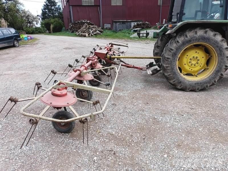 Kuhn GF 671 耙與翻草機