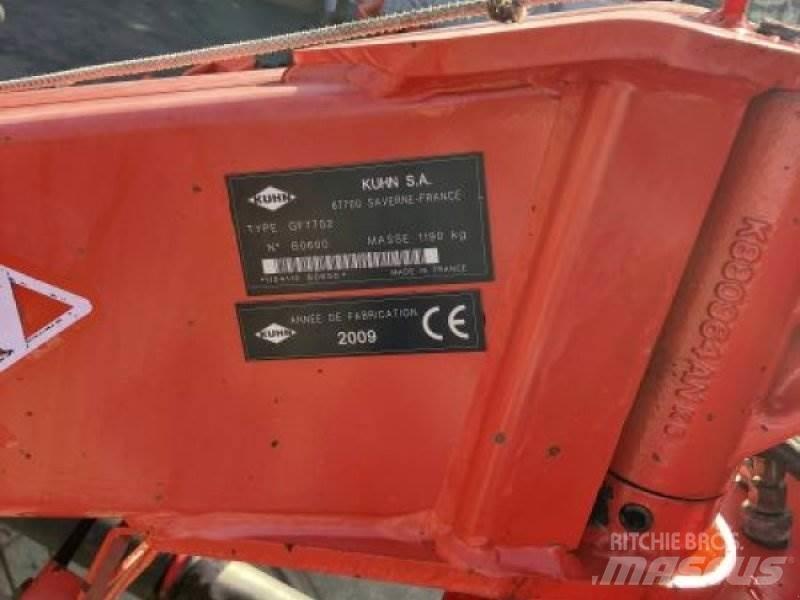 Kuhn GF 7702 耙與翻草機