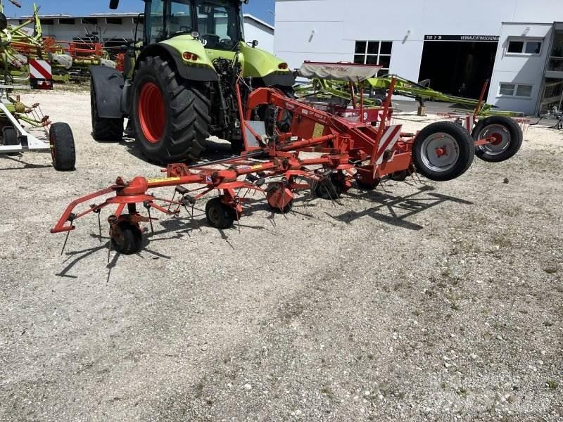 Kuhn GF 8501 耙與翻草機