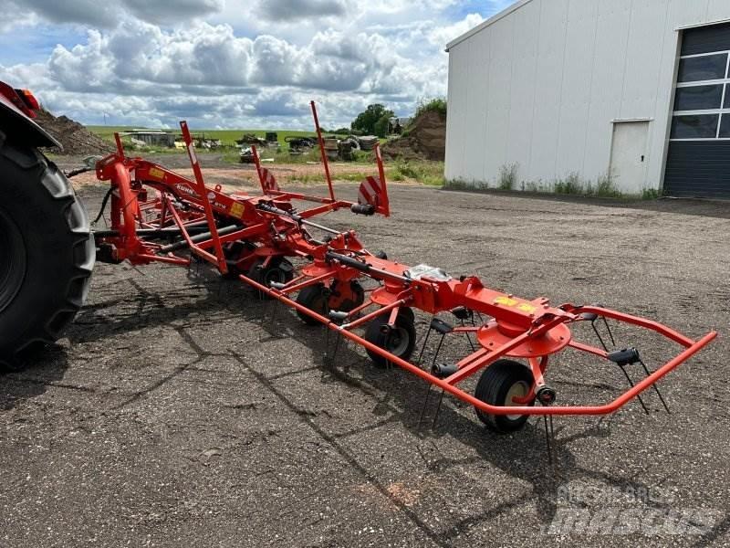 Kuhn GF 8712 耙與翻草機