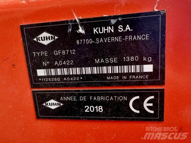 Kuhn GF 8712 耙與翻草機