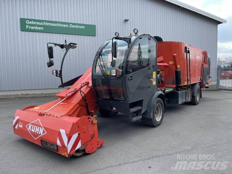 Kuhn SPW 19 混合餵料機