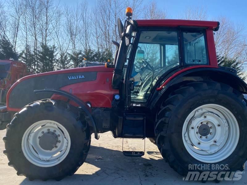 Valtra T153 H 曳引機