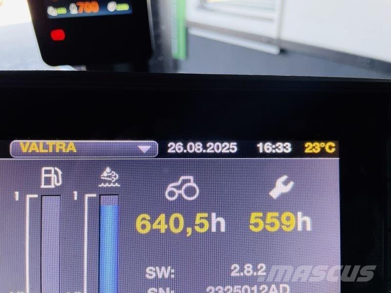 Valtra T215D 曳引機