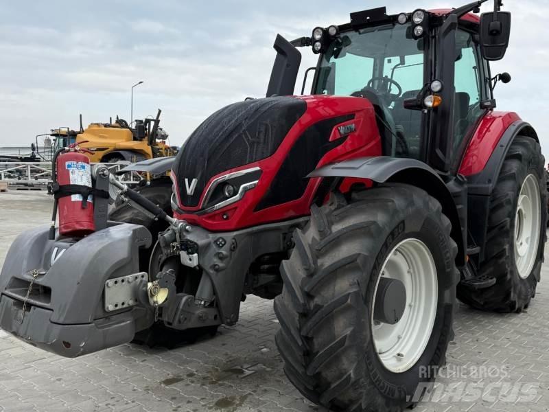 Valtra T235A 曳引機