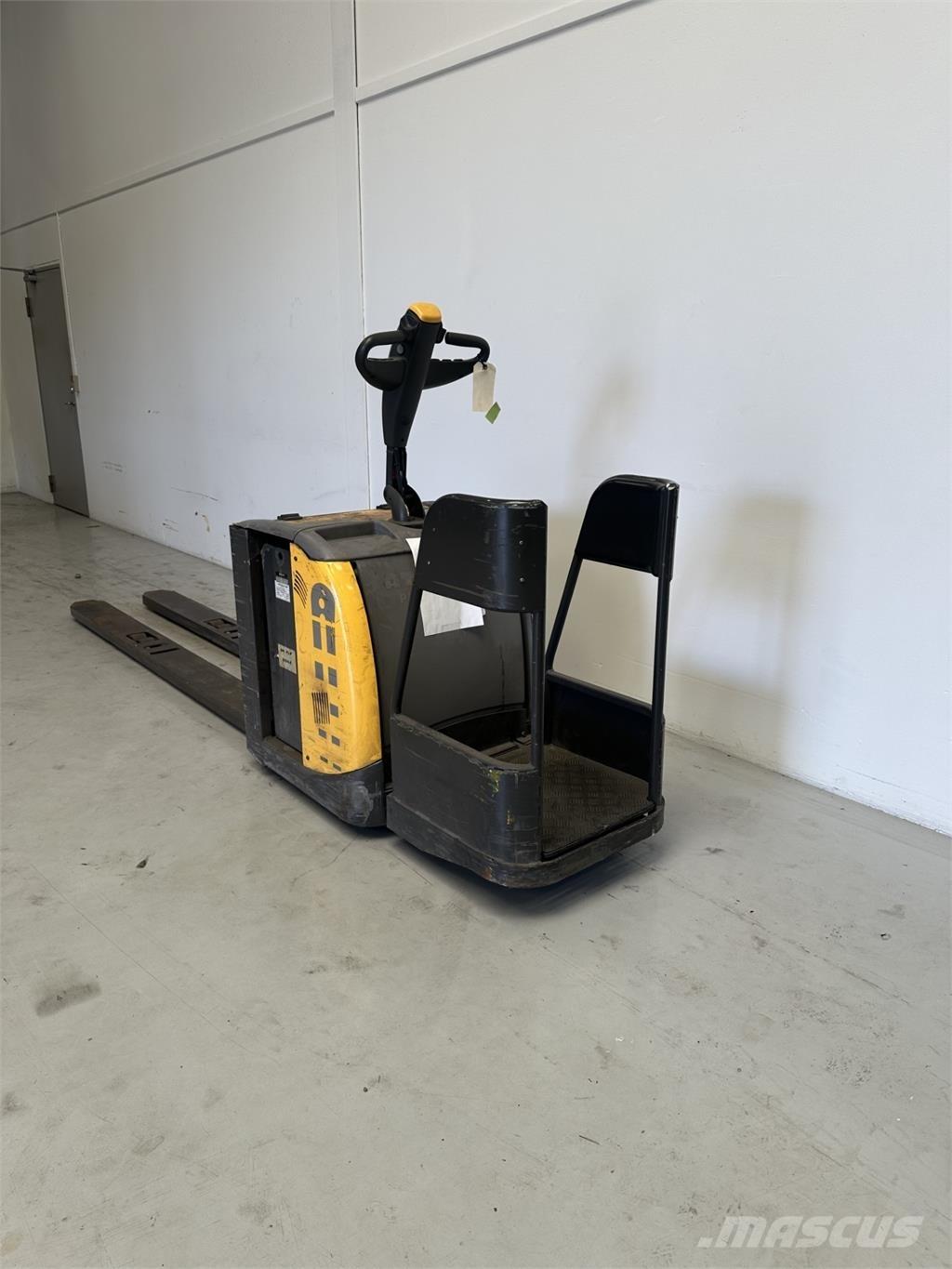 Atlet PLP/200 低架升降機