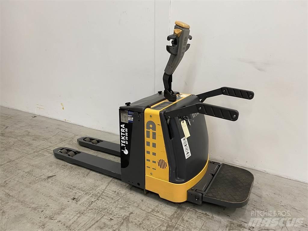 Atlet TLP200 平台型低架升降機