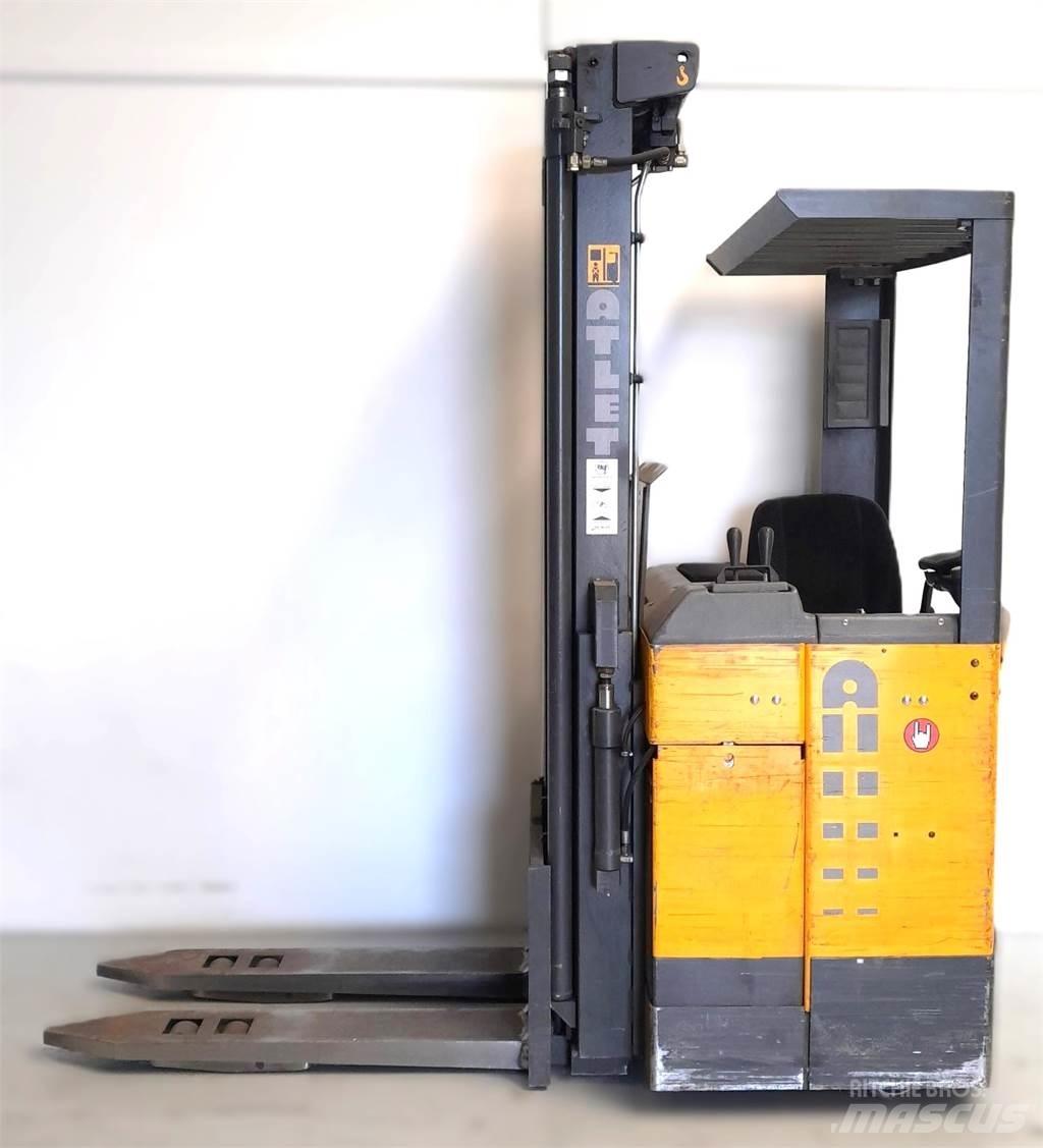 Atlet XSN160 自走式堆積機