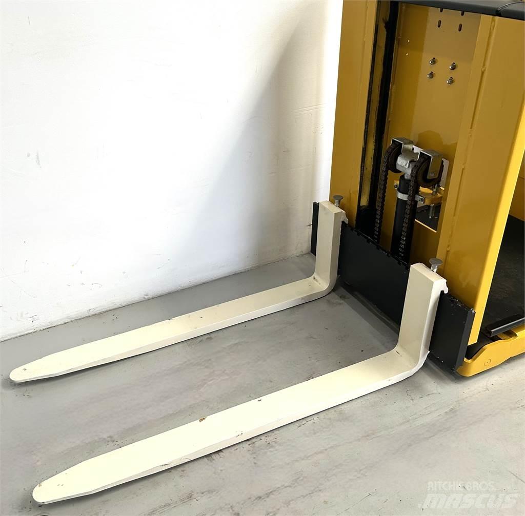 Hyster K1.0L 中端式裝載機