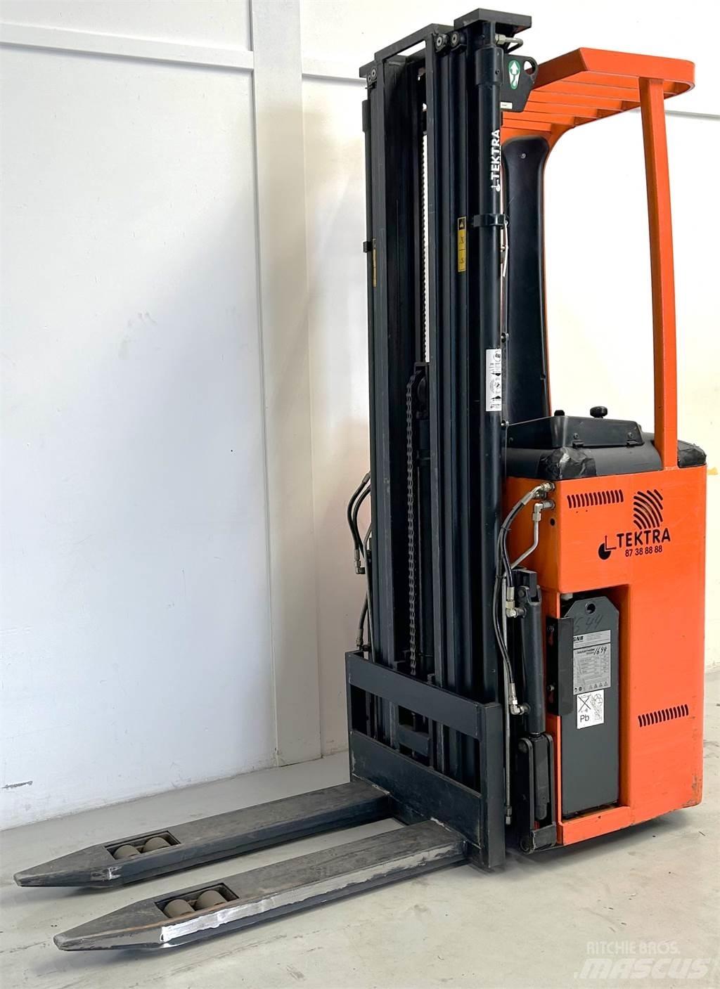 Rocla SST 12 TREV 自走式堆積機