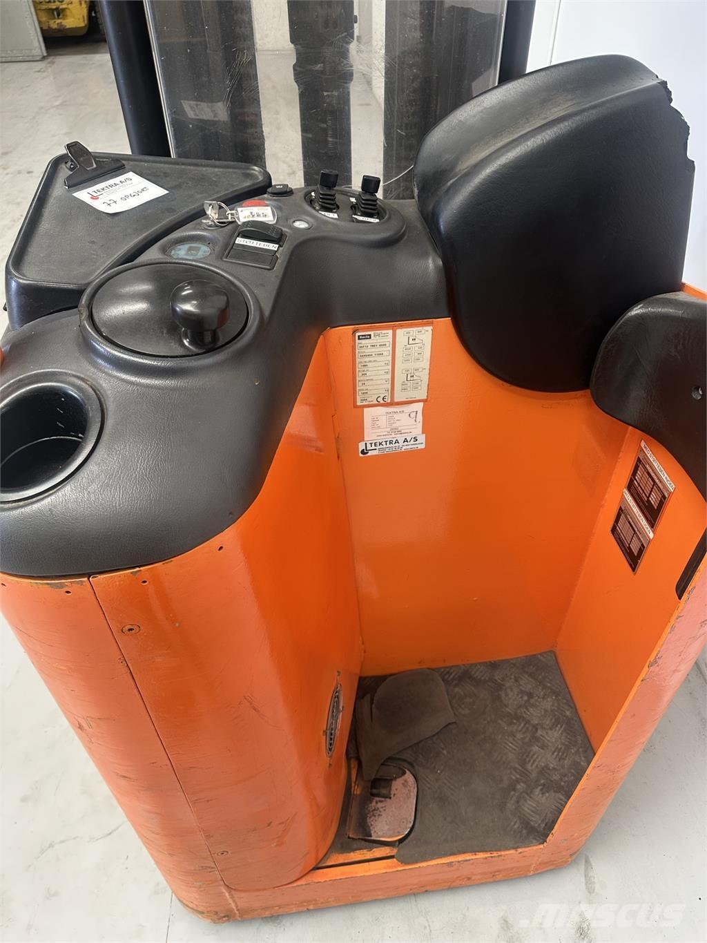 Rocla SST 12 TREV 自走式堆積機