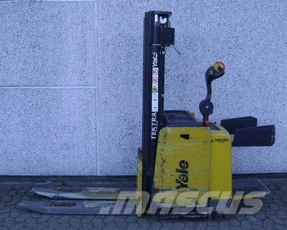 Yale MS12X 自走式堆積機