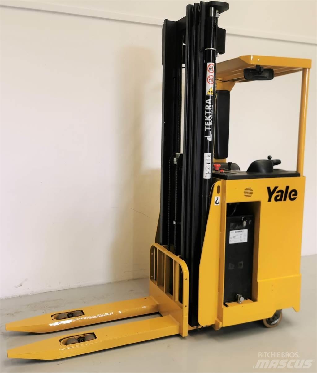 Yale MS15S 自走式堆積機