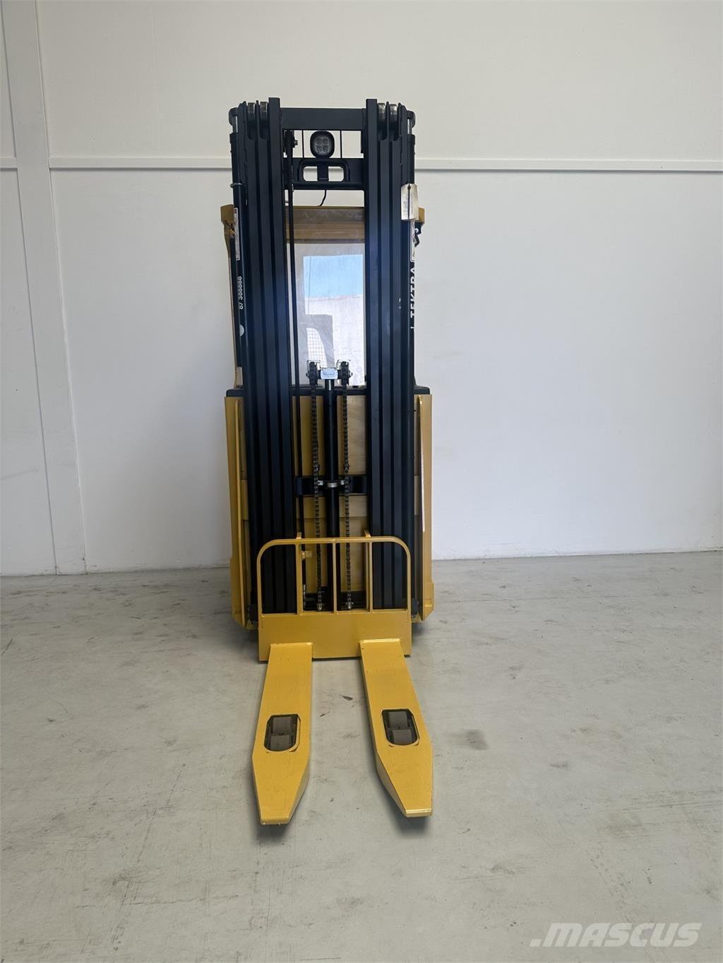 Yale MS15S 自走式堆積機