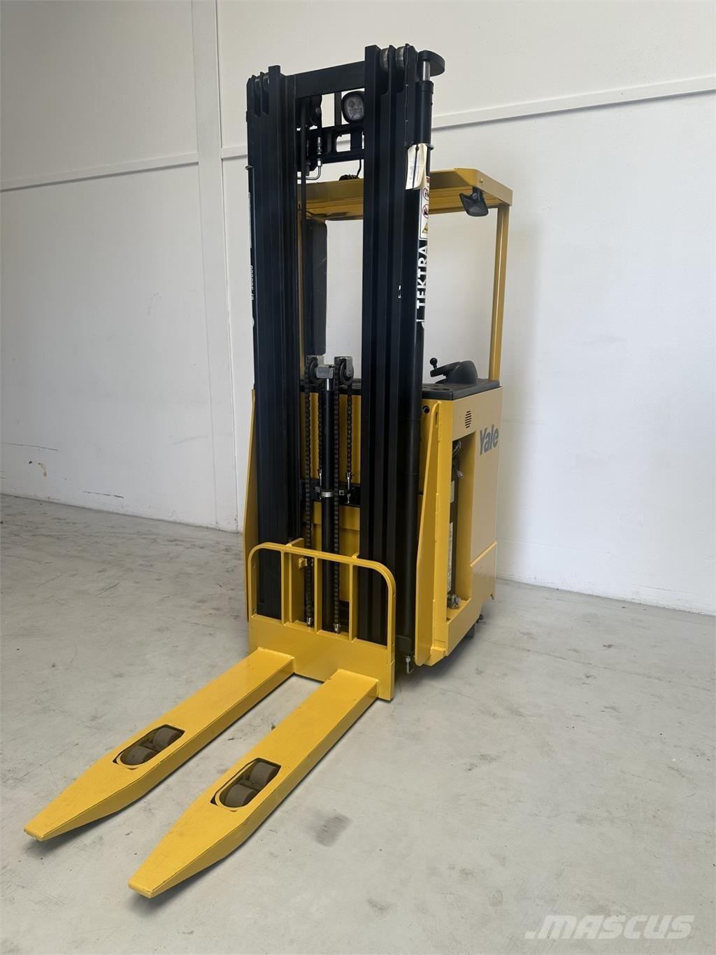 Yale MS15S 自走式堆積機