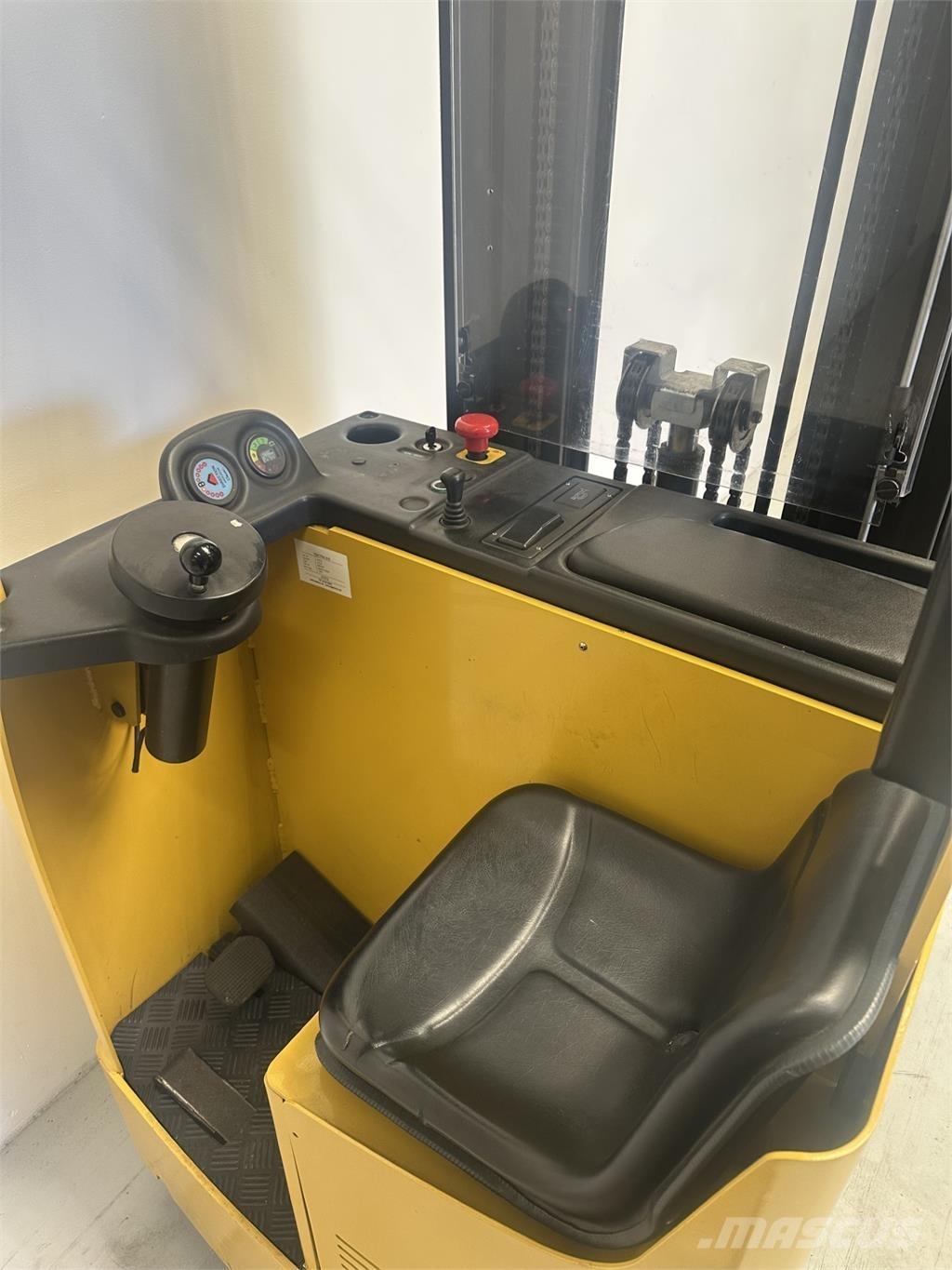 Yale MS15S 自走式堆積機