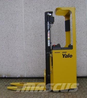 Yale SMS12S 自走式堆積機