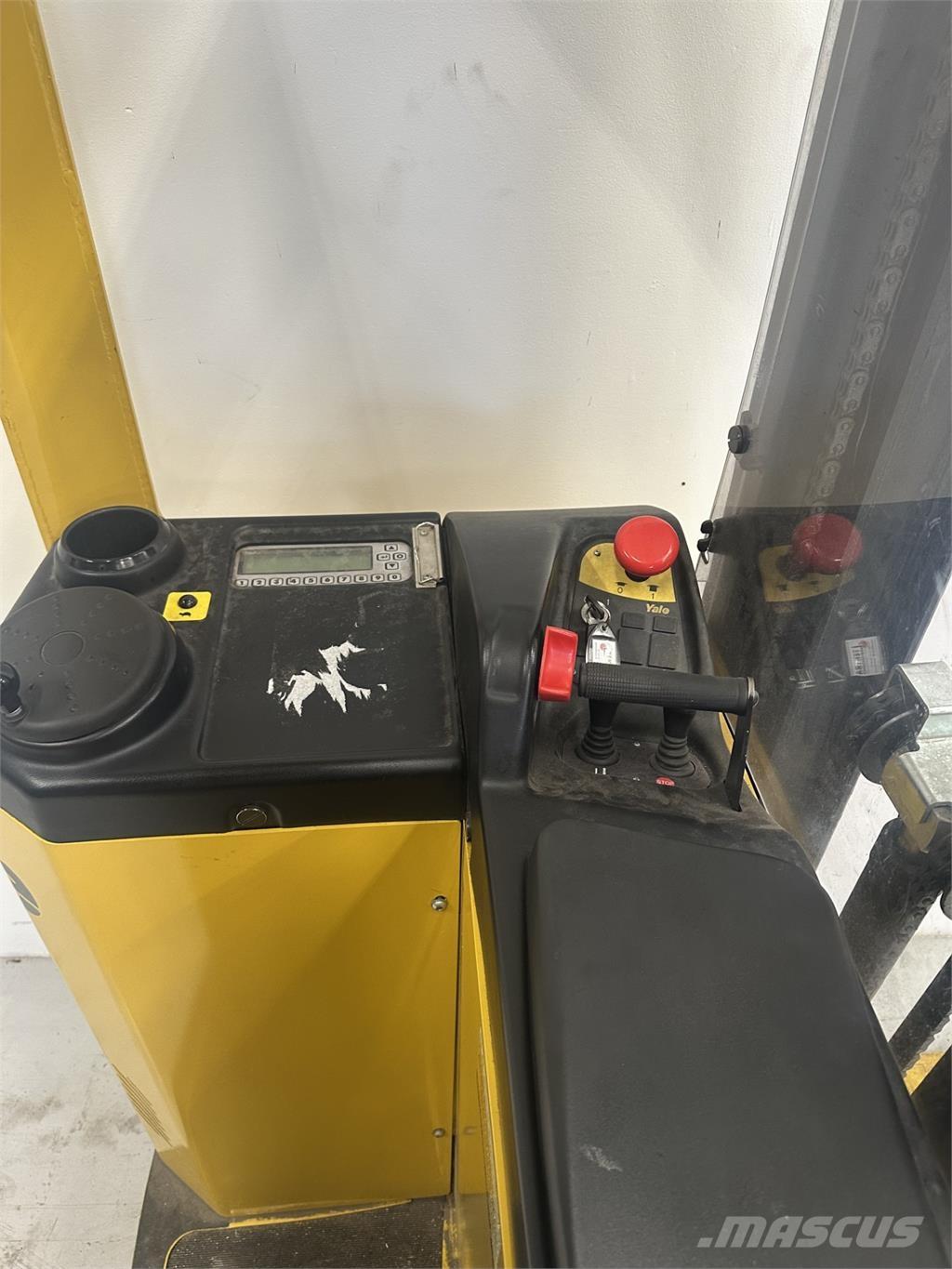 Yale SMS15S 自走式堆積機