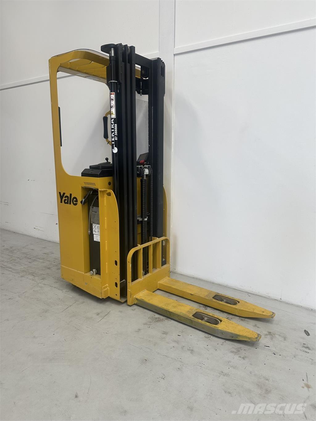 Yale SMS15S 自走式堆積機