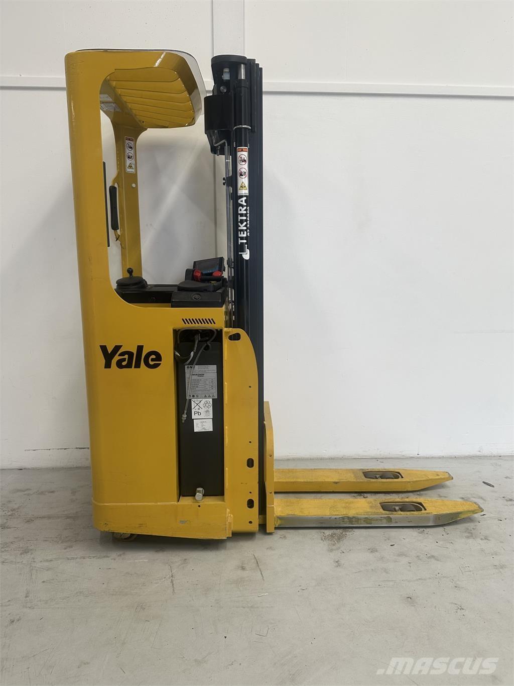 Yale SMS15S 自走式堆積機
